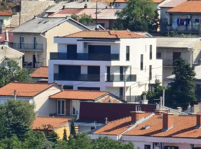 Ma Apartments
